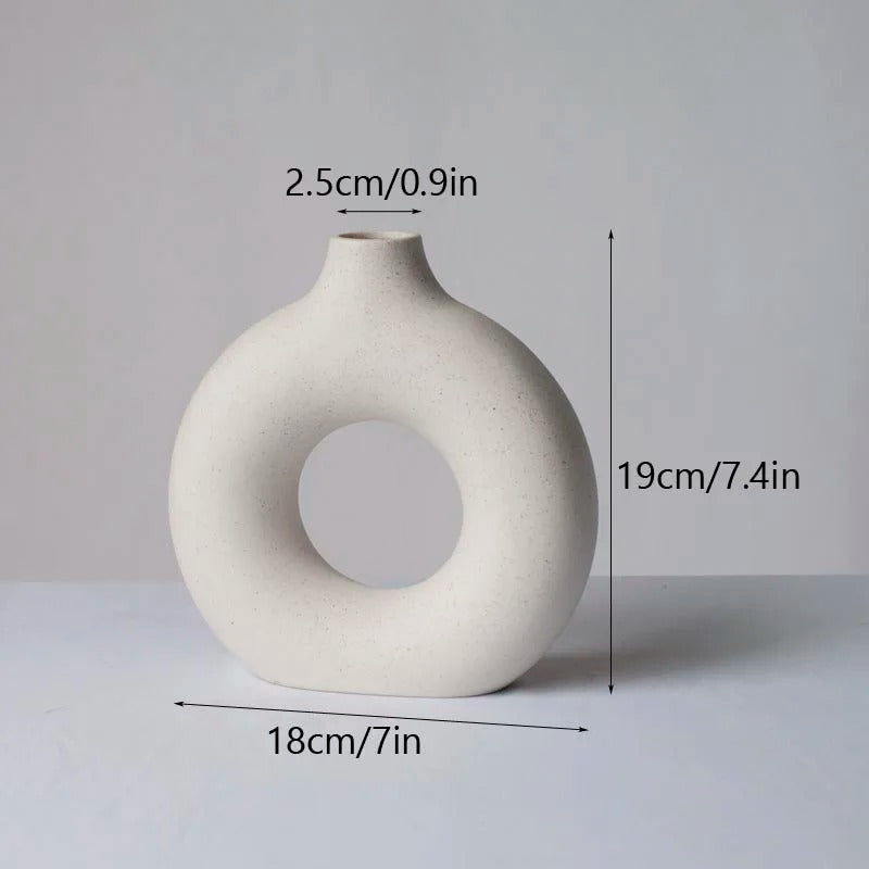 Nordic Ceramic Donut Vase – Modern Hollow Round Pampas Grass Vase for Living Room, Office, Bedroom & Minimalist Home Decor