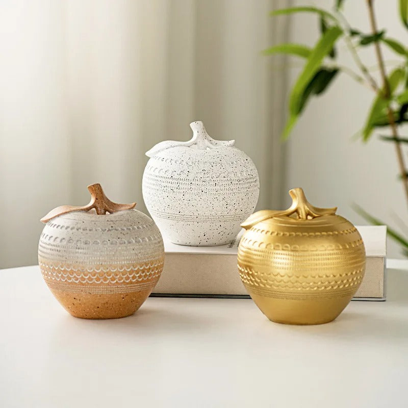 Luxury Gold Apple Resin Figurine – Modern Decorative Fruit Statue for Living Room, Office, Shelf, Coffee Table & Home Decor
