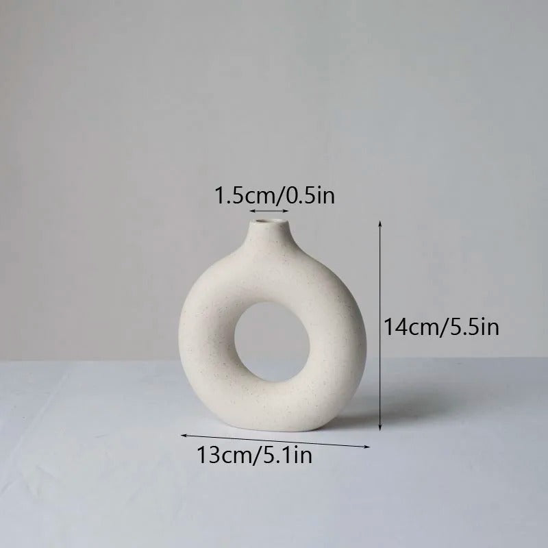 Nordic Ceramic Donut Vase – Modern Hollow Round Pampas Grass Vase for Living Room, Office, Bedroom & Minimalist Home Decor